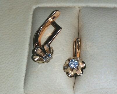 Серьги золотые с 2 бриллиантами (классика)