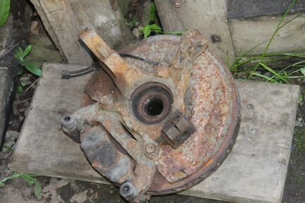 Додж Калибр Dodge Calibr - поворотный кулак правый