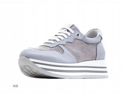 Кроссовки Benta