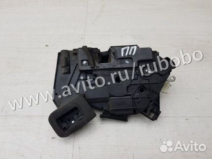 Замок двери передний правый Vw Polo Sedan 5 cfna