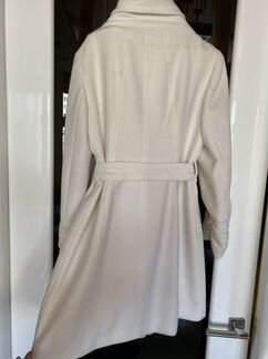 Пальто белое Zara