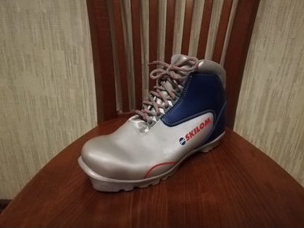 Ботинки лыжные