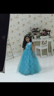 Платье праздничное