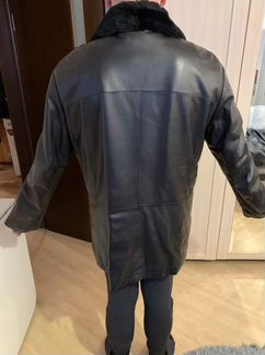 Демисезонная кожаная куртка с утепленным подкладом