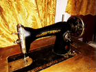 Старинная швейная машинка типа Зингер