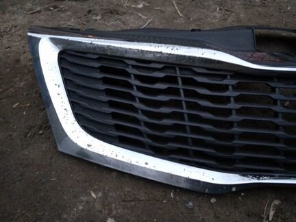 Решетка радиатора Kia Rio 3