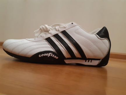 Кроссовки adidas