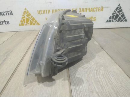 Фара галоген правая бу Skoda Octavia A7 OEM 5E1941