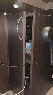 Стол со стойкой ресепшен