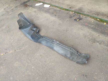 Подкрылок Mercedes Benz W124