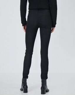 Женские джинсы