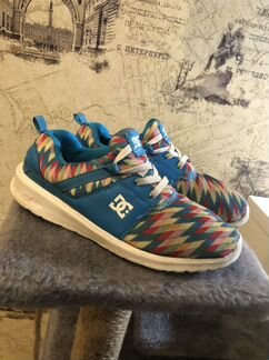 Кроссовки DC