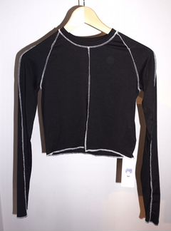 Обьягивающий черный укороченный топ (новый)