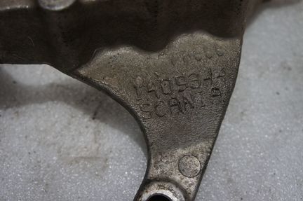 Кронштейн подвески кабины передний Scania 1409344