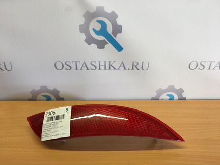 Отражатель в бампер задний правый Ford Focus CB8