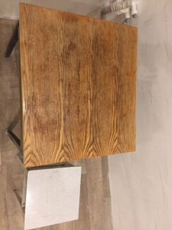 Стол и стулья