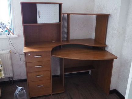 Компьютерный стол