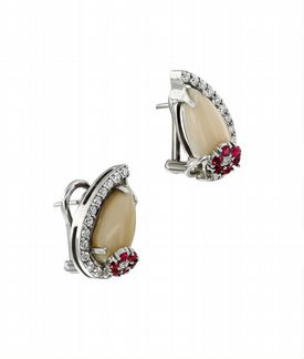 Золотые серьги с кораллами, рубинами