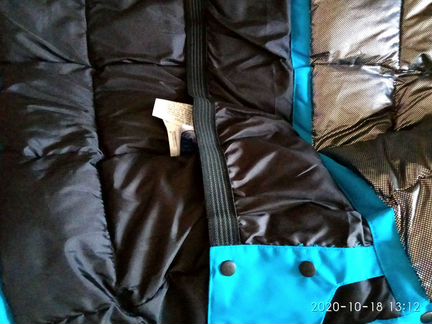 Куртка синего цвета, теплая, не продуваемая, не пр