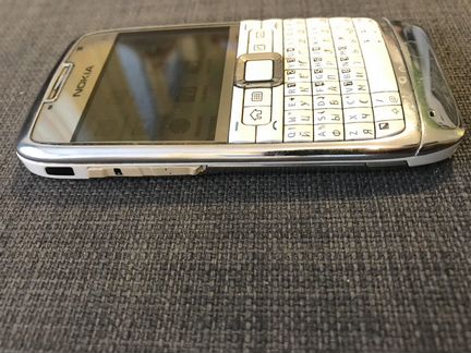 Nokia E71