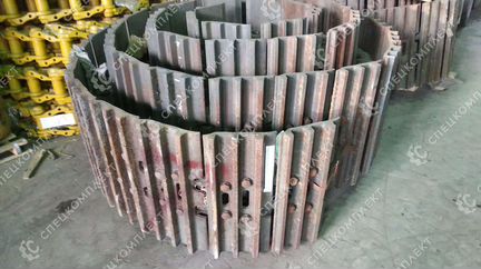 Гусеница 49*600 Komatsu PC400 208-32-03100. Корея