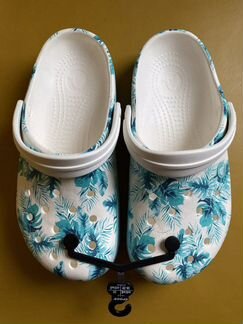 Кроксы белые женские с листьями оригинал