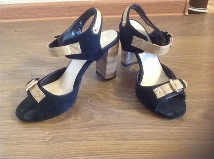 Женские босоножки