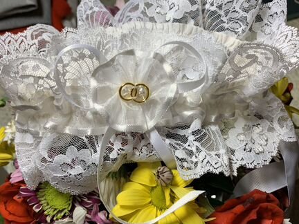 Свадебная подвязка