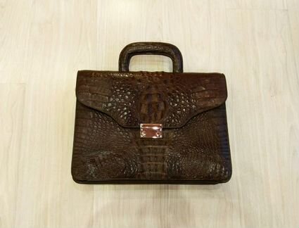 Коричневый портфель из крокодиловой кожи мужской