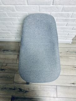 Стул с мягким тканевым сидением