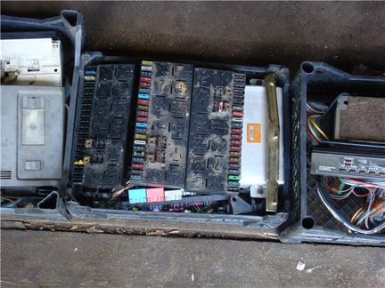 Блок предохранителей и реле для Audi 80, 100