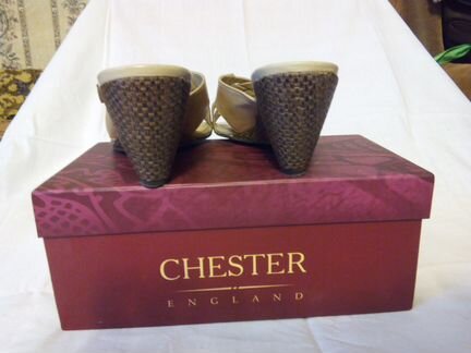 Туфли открытые бежевые нат. кожа р. 38 chester