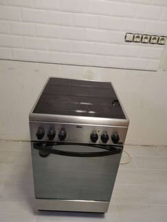 Электрическая керамическая плита сдуховкой Zanussi