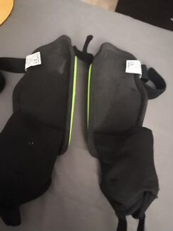 Щитки футбольные