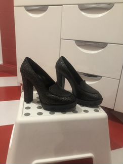 Туфли женские Pinko. Размер 38. Чёрные с серебрист