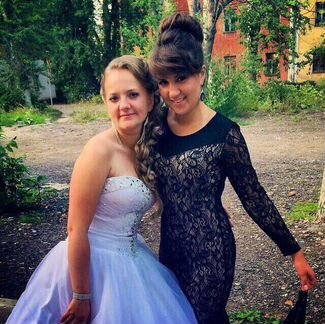 Платья вечерние