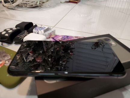 iPhone 11pro 256gb+14чехлов