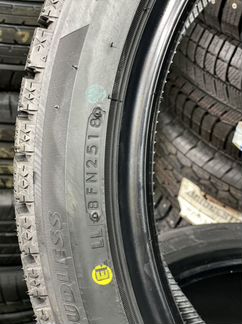 235 40 r18 blizzak ice