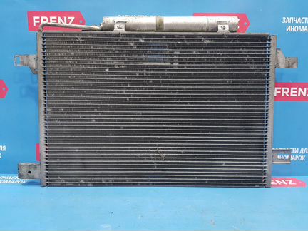 Mercedes B-klasse W245 Радиатор кондиционера