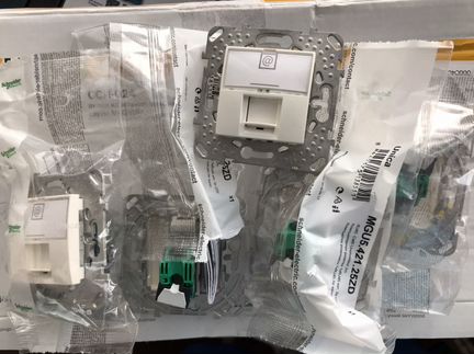 Розетки встраиваемые Schneider Electric unica