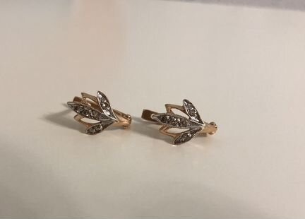 Золотые серьги с бриллиантами