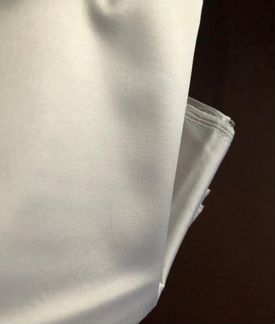 Ткань бежевая атласная стрейч для одежды лоскут