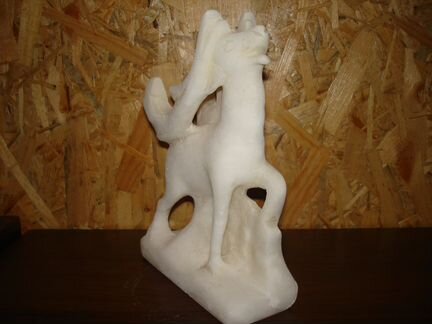 Олень. Мрамор. Ретро