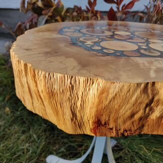 Столик из спила дерева. Столешница из срезов