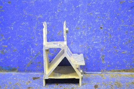 Кронштейн радиатора правый Bmw 5 G30 2016 - Н.в