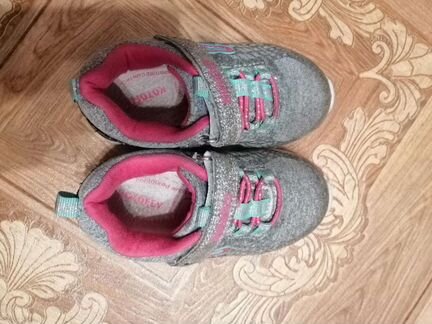 Кроссовки котофей