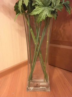 Цветы искуственные, ваза (всё новое)