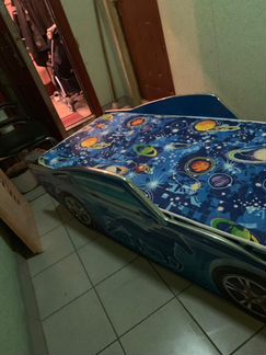Кровать