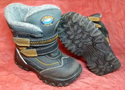 Детские сапожки зима-осень разные 