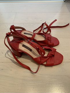 Босоножки Uterque